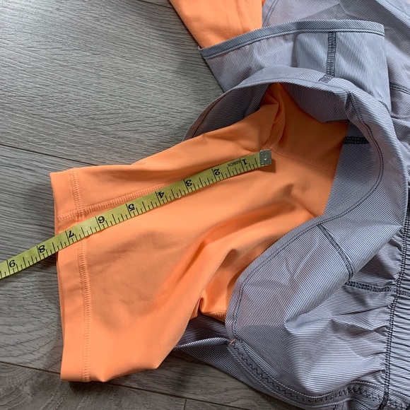Lululemon Run: Sneak A Peek Short Grey & Orange - Picture 8 of 9